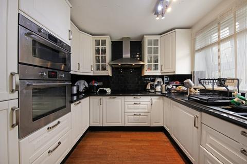 undefined, London Road, Mitcham, CR4