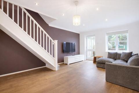 2 bedroom terraced house for sale, Bayliss Close, London
