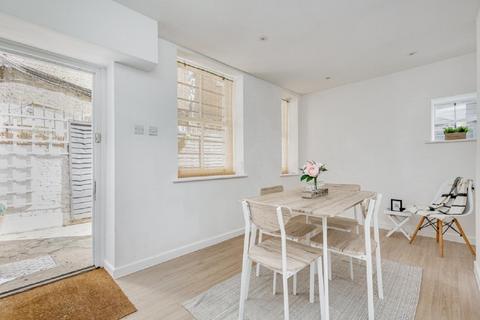 undefined, Fulham Road, London, SW6