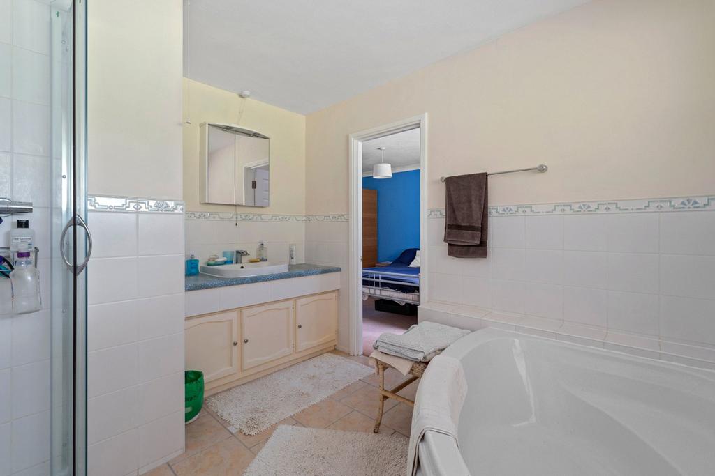 Ensuite Bathroom