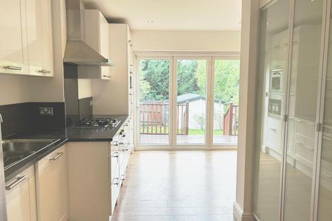 4 bedroom end of terrace house to rent, Stanhope Avenue, Finchley Central, N3