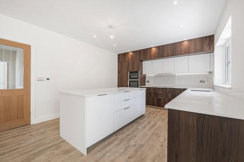 4 bedroom detached house for sale, Wilsom Road, Alton, Hampshire