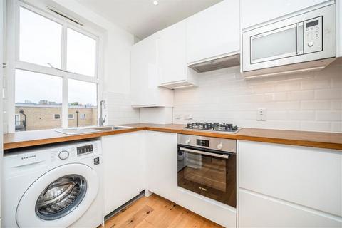 6 Oakley Yard, London, E2 6DU
