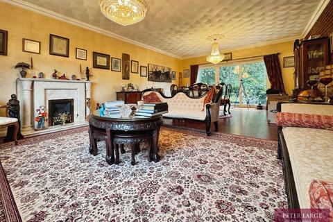 6 bedroom detached house for sale, 27 Bryn Coed, St Asaph, LL17 0DQ