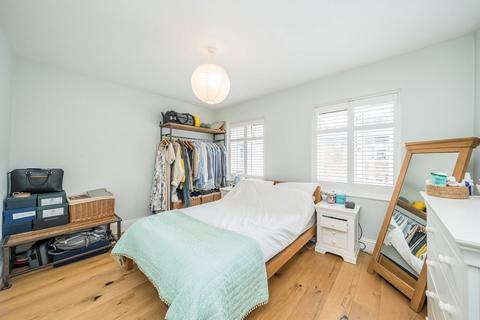 undefined, Tolson Road, Old Isleworth TW7