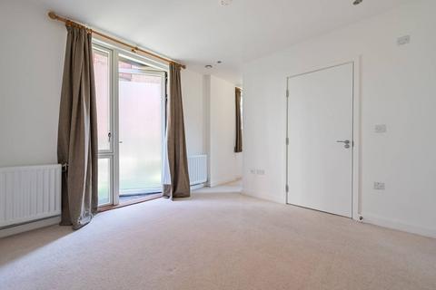 3 bedroom flat for sale, Cavendish Square, Docklands, London, E16