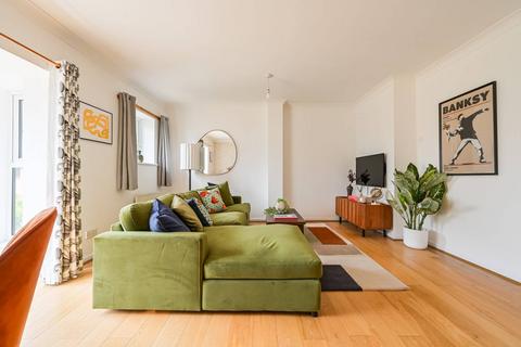 2 bedroom flat for sale, Munnings House, E16, Docklands, London, E16