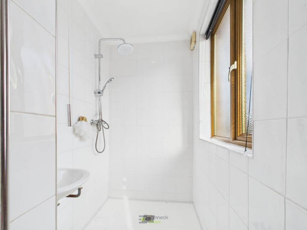 Bedroom 2 Ensuite