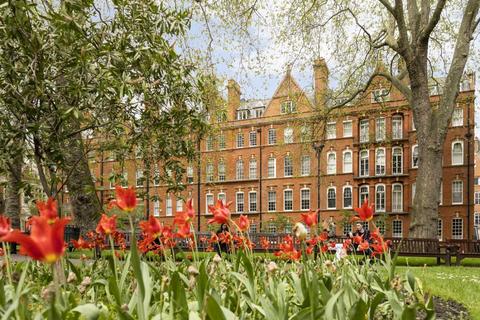 2 bedroom flat for sale, Mount Street, London W1K