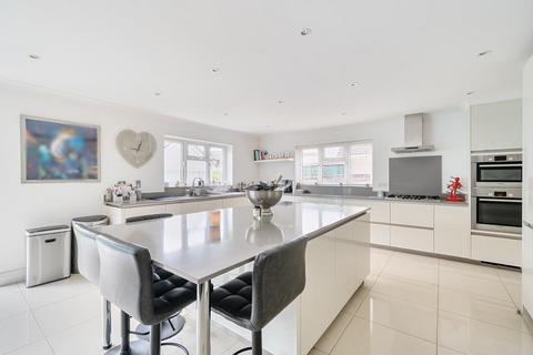 11 Broadway Road, Lightwater, GU18 5SL