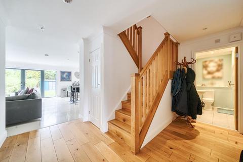 11 Broadway Road, Lightwater, GU18 5SL