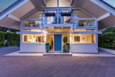 3 bedroom detached house for sale, Lower Village Road, Ascot, Berkshire, SL5