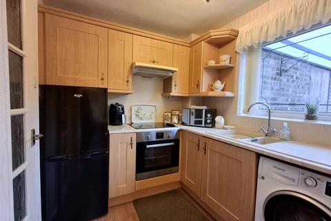 3 bedroom semi-detached house for sale, Barrett Close, Kidderminster, Worcestershire, DY10