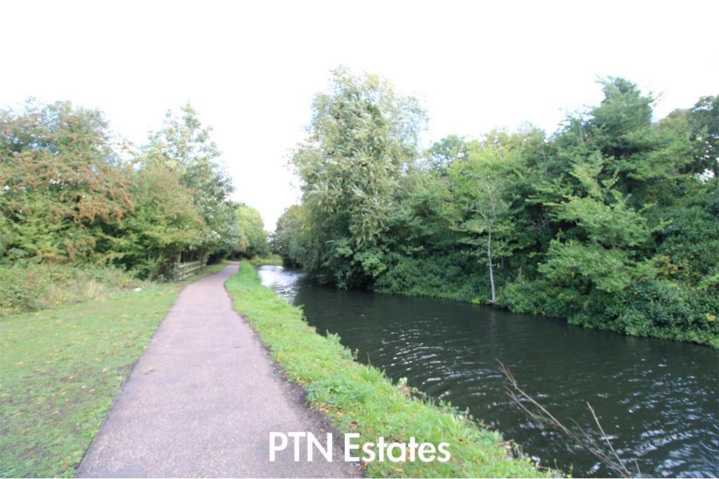 Dudley canal.jpg