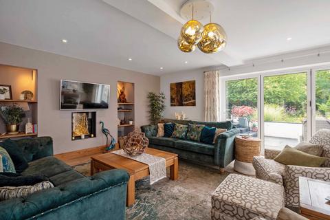 5 bedroom detached house for sale, Church End Leckhampstead, Buckinghamshire, MK18 5NU