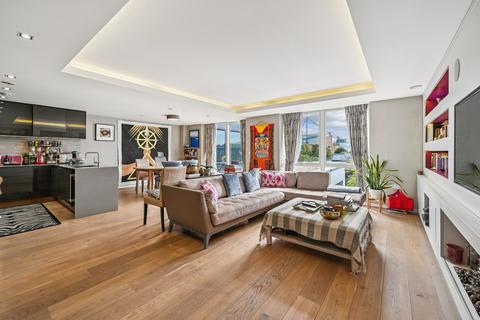 2 bedroom penthouse to rent, Farm Lane, London