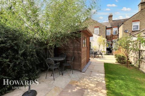 3 bedroom terraced house for sale, London Road South, Lowestoft