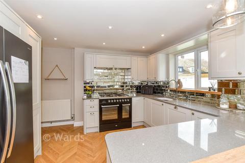 5 bedroom chalet for sale, Victoria Road, Littlestone, Kent