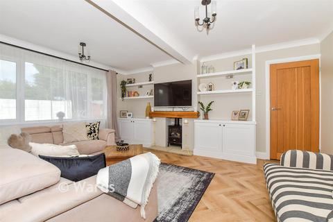 5 bedroom chalet for sale, Victoria Road, Littlestone, Kent