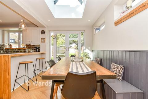 5 bedroom chalet for sale, Victoria Road, Littlestone TN28