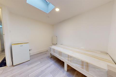 1 bedroom flat to rent, Harrow Road, Kensal Green NW10