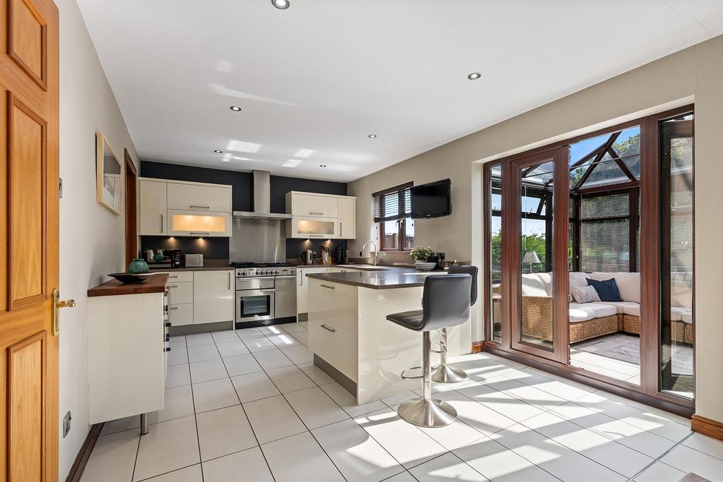 29 Ganton Way, Fixby 06 297.png