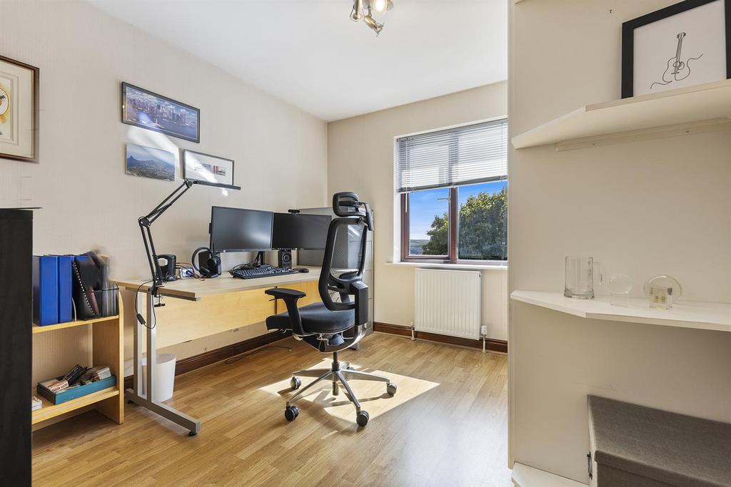 29 Ganton Way, Fixby 28 297.....jpg