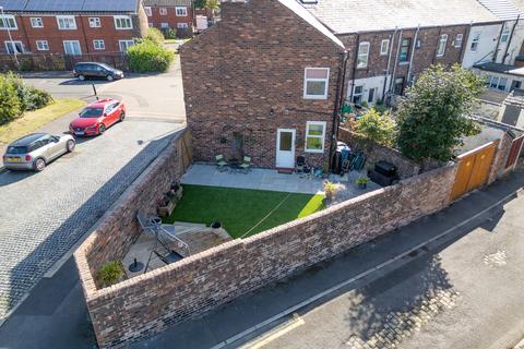 2 bedroom end of terrace house for sale, New Road, Warrington, WA4