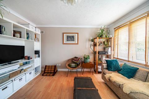 1 bedroom flat for sale, St Peters Gardens, Wrecclesham, Farnham, Surrey, GU10