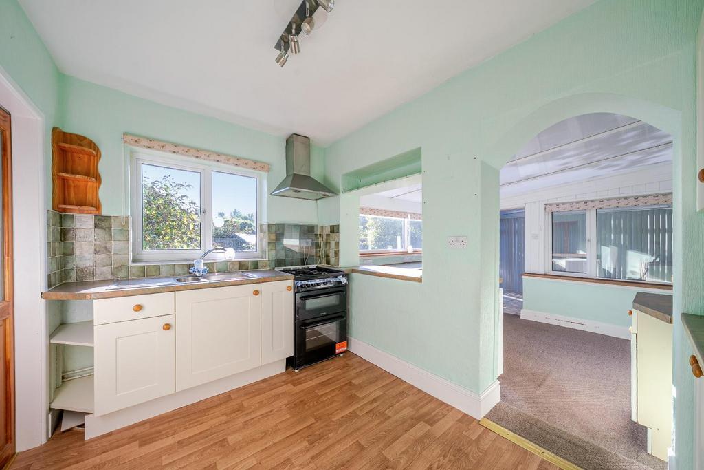 Kitchen 1.jpg