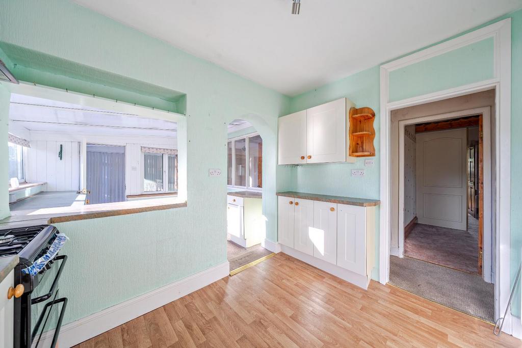 Kitchen 2.jpg