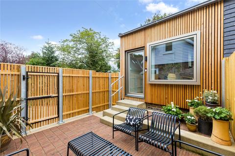 undefined, Avenue St. Nicholas, Harpenden, Hertfordshire, AL5