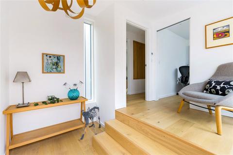 undefined, Avenue St. Nicholas, Harpenden, Hertfordshire, AL5