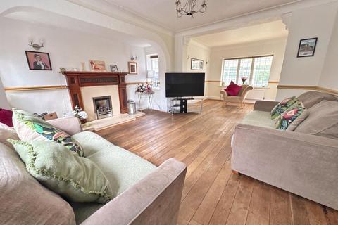 undefined, Thornway, Bramhall