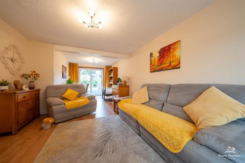 3 bedroom house for sale, Maple Road, Perth