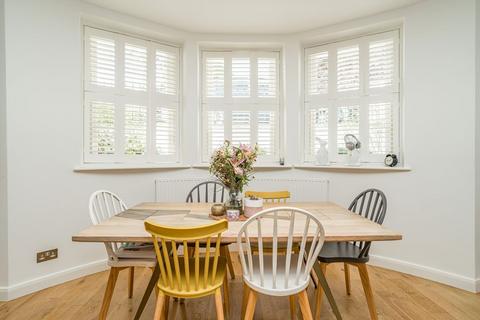 undefined, Kings Road, Richmond TW10