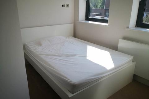 2 bedroom flat to rent, London Road, Isleworth TW7