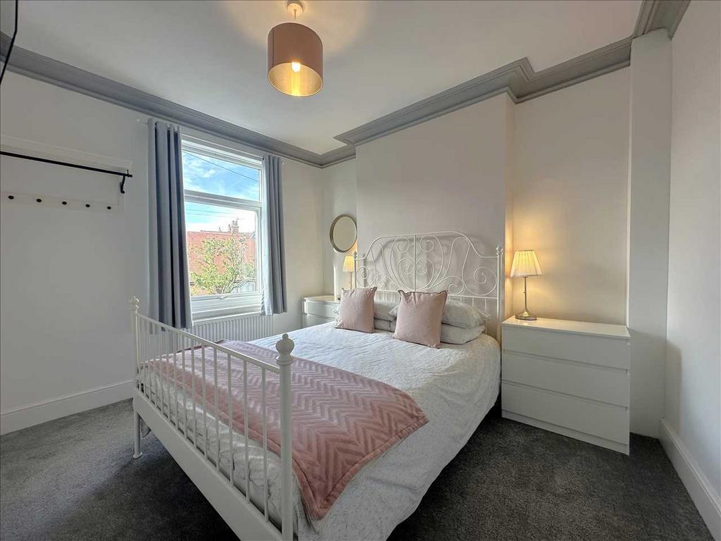 Bedroom (front)
