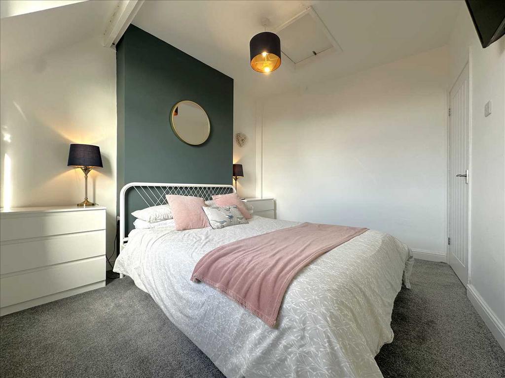 Bedroom (front)