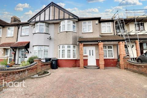 Belvedere Avenue, Clayhall