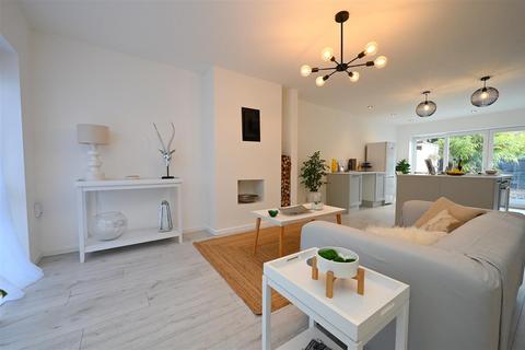 3 bedroom townhouse for sale, Oak Close, Birmingham B17