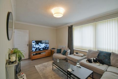 2 bedroom flat for sale, St. Keverne Square, Newcastle upon Tyne NE5