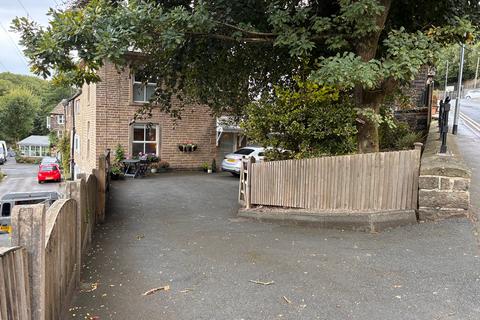 Chew Valley Road, Greenfield OL3