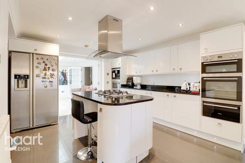 undefined, Rowan Close, Rayleigh