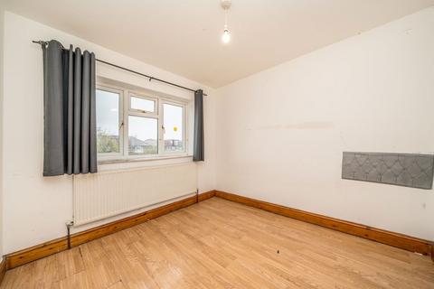 undefined, Hall Road, Isleworth TW7