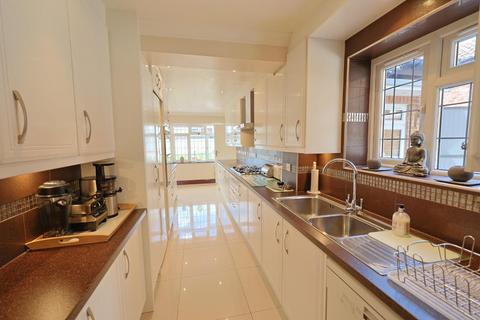 4 bedroom semi-detached house for sale, Langley Crescent, Edgware, Middlesex, HA8 9SZ