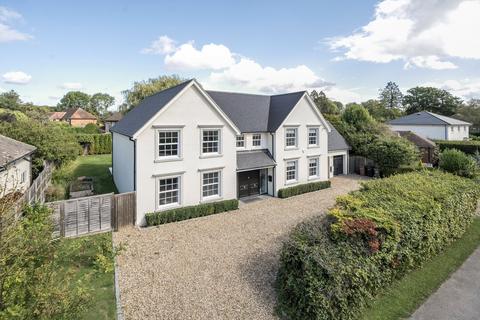 Manor Close, East Horsley, KT24