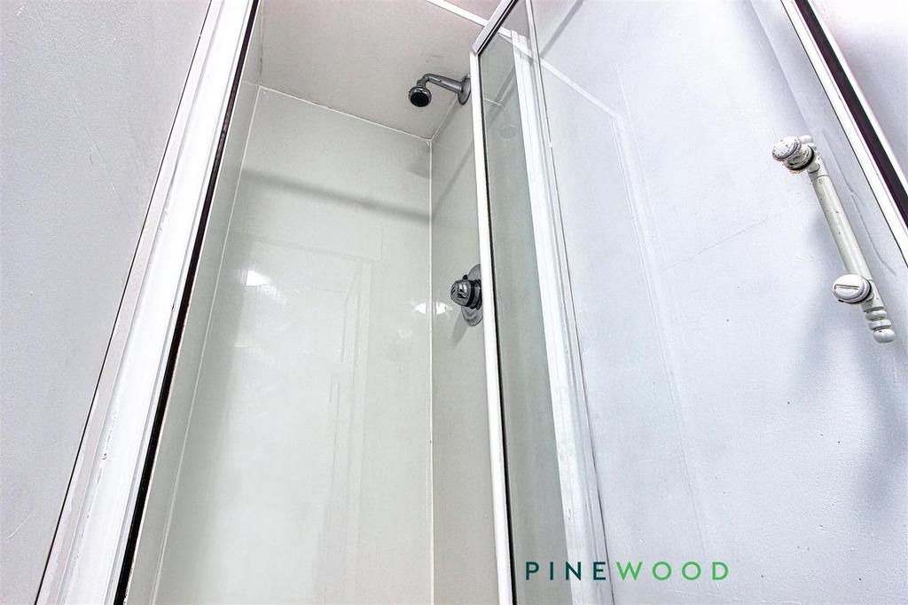 Ensuite shower room