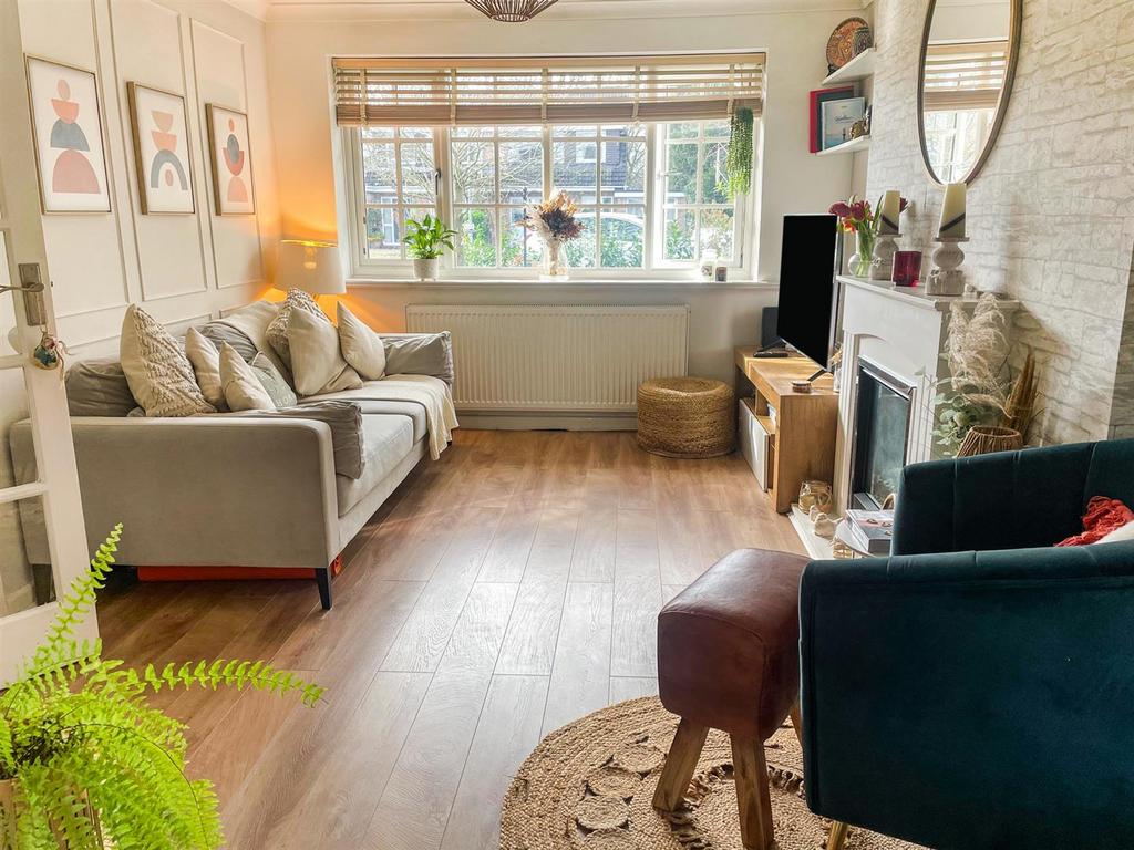 Livingroom.jpg