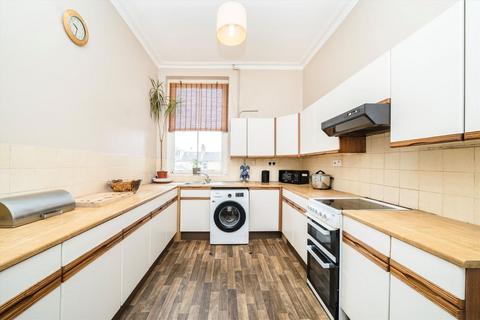 3 bedroom flat for sale, Ongar Road, London SW6